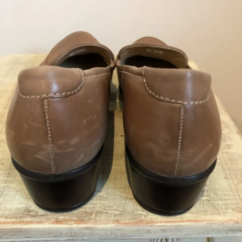 Ecco women’s tan leather loafer shoes - Picture 3 of 5